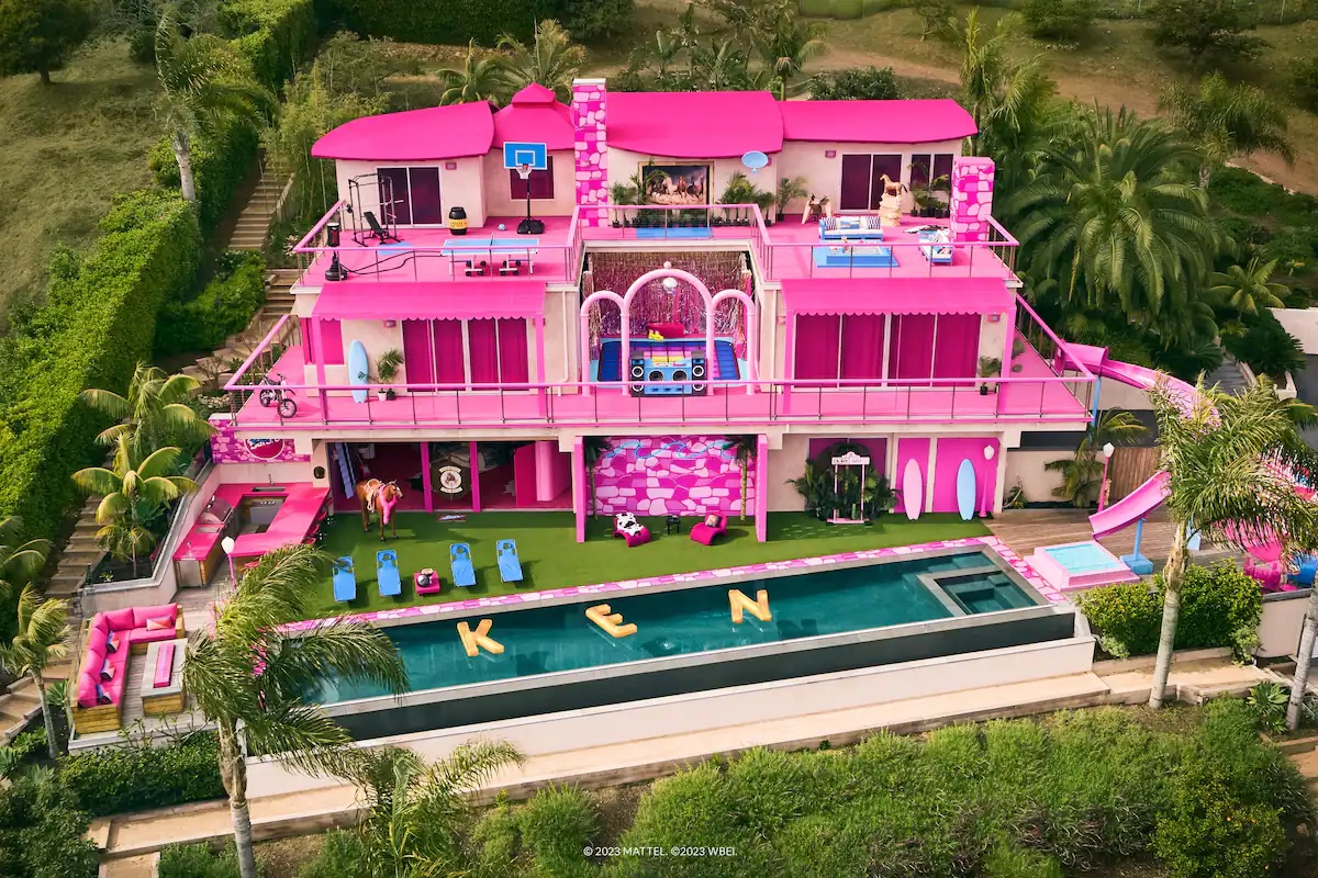 Barbie Malibu Dreamhouse 1