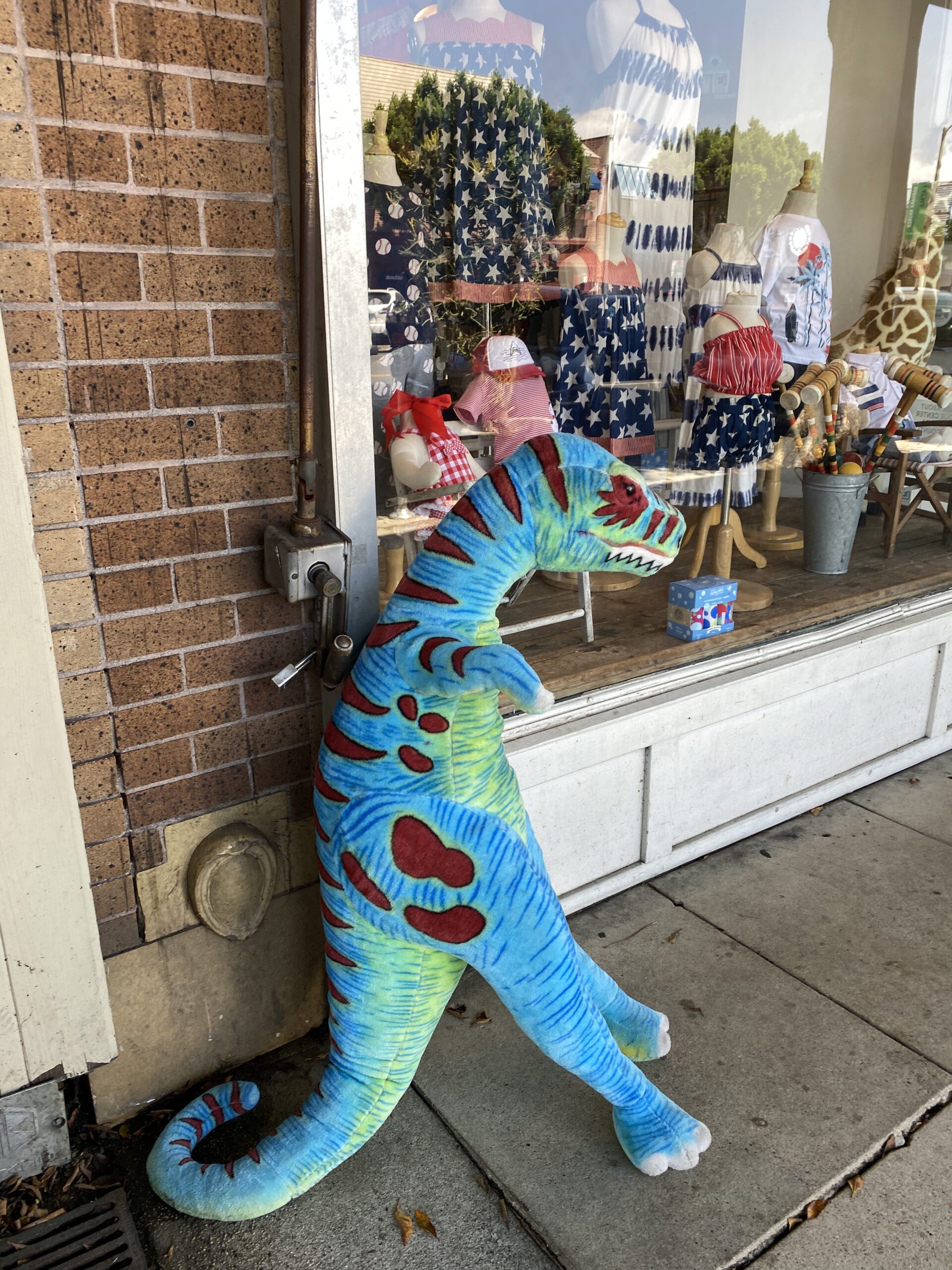 Larchmont Dino