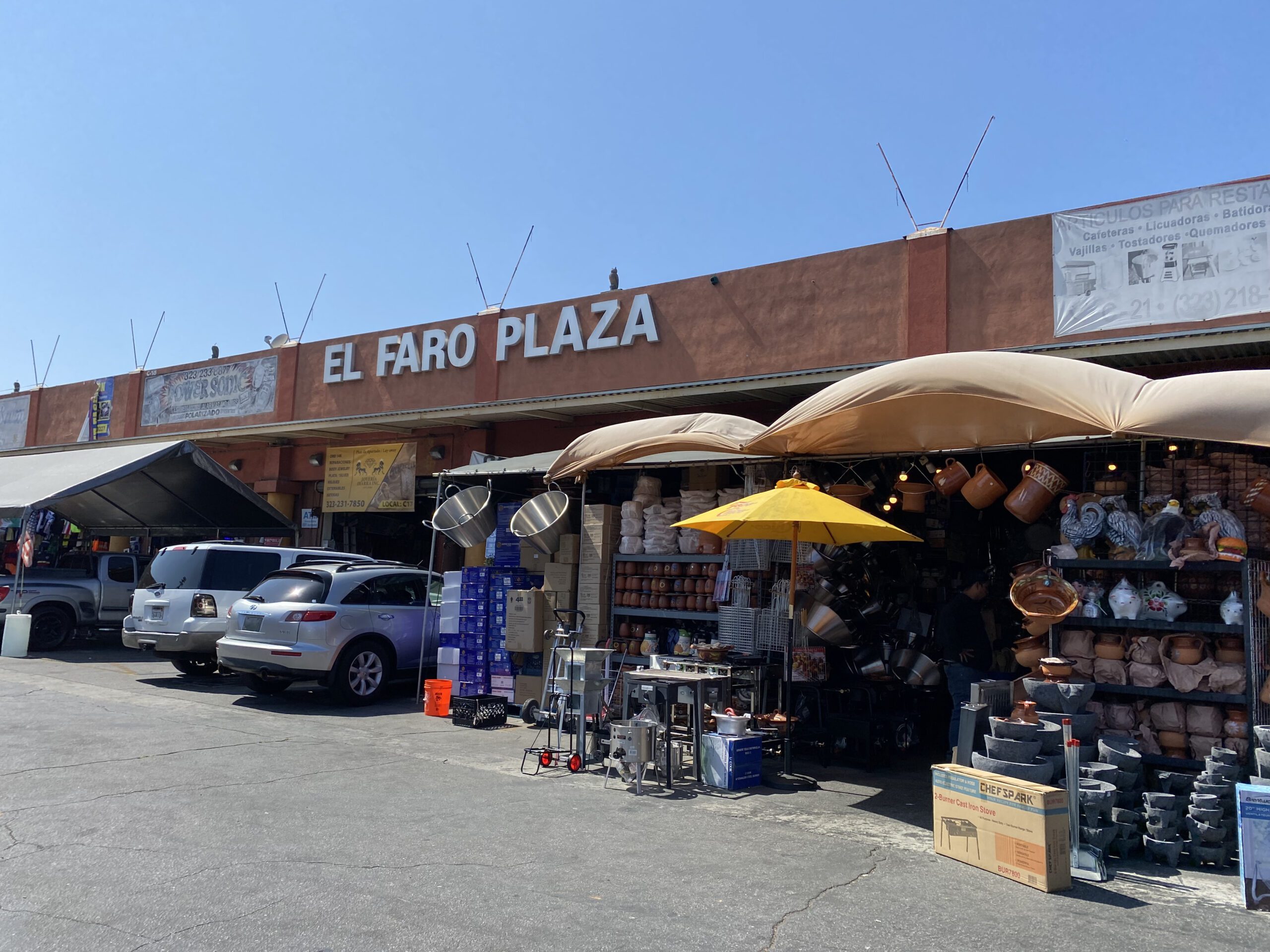 El Faro Plaza Exterior