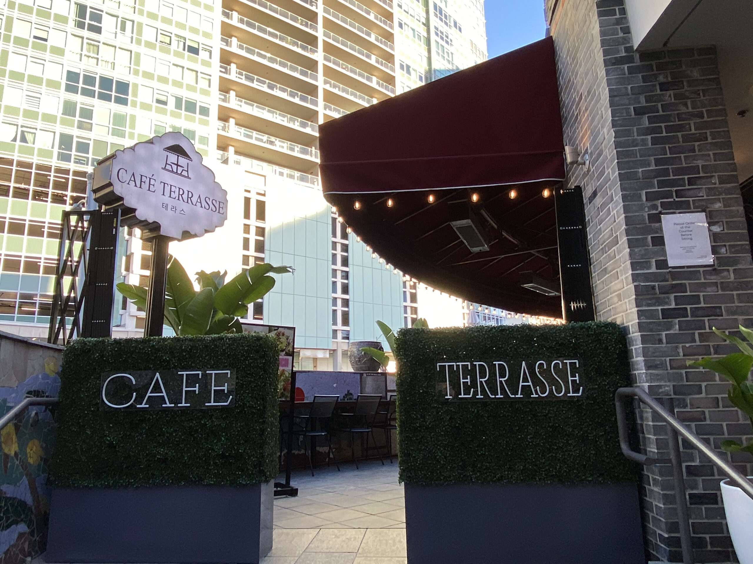 Cafe Terrasse Exterior