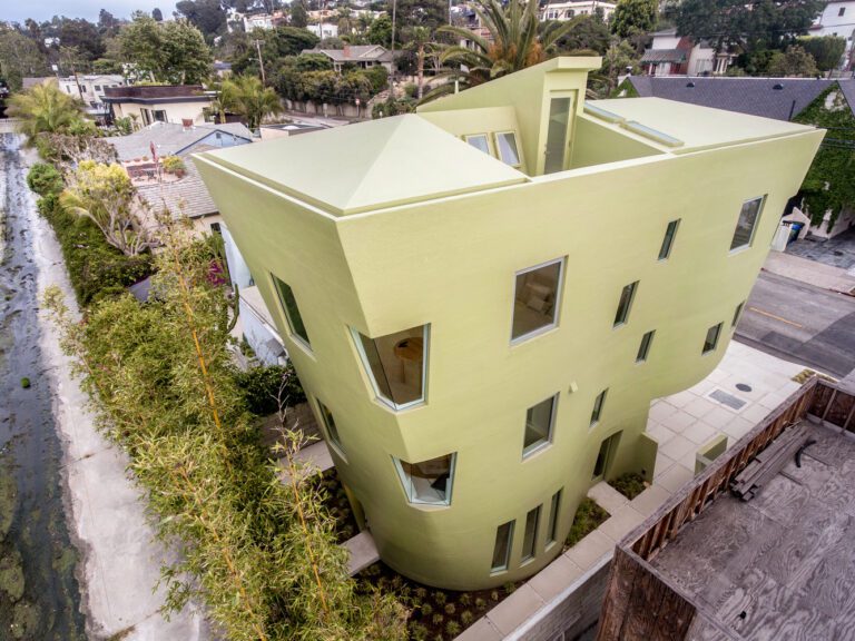 211 Entrada Drive Santa Monica