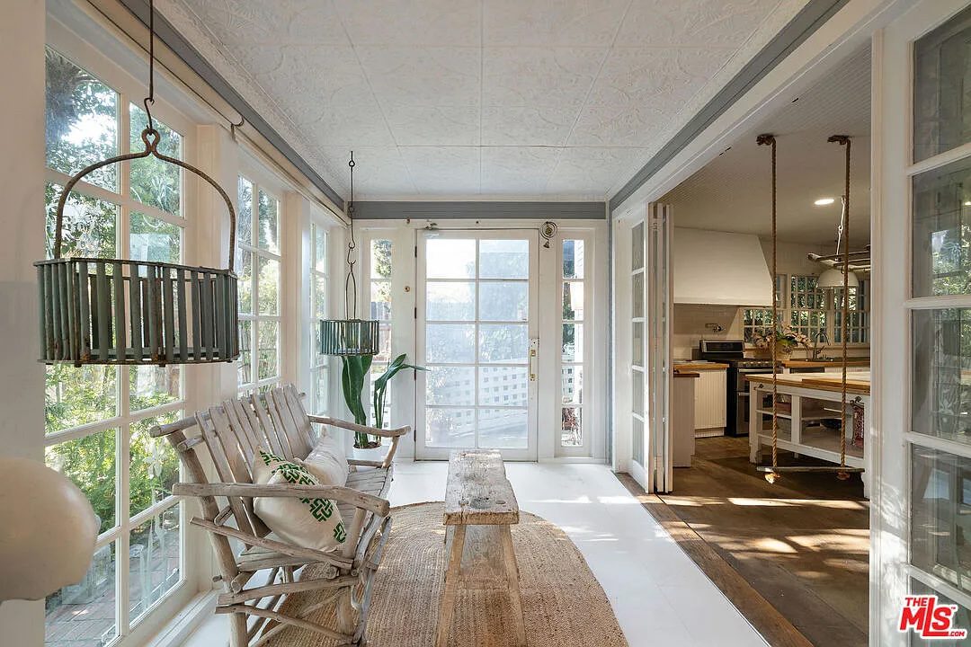 2020 Coldwater Canyon Drive 4
