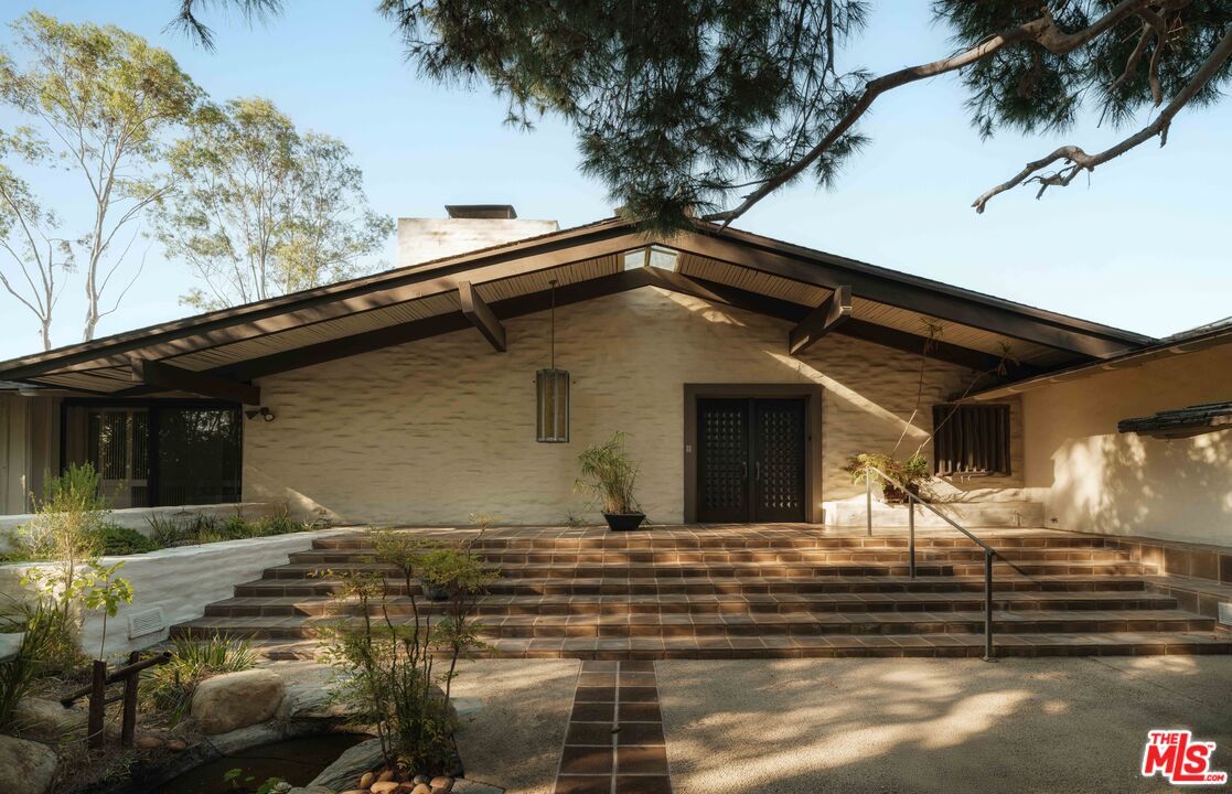 667 Ledo Way Los Angeles 2