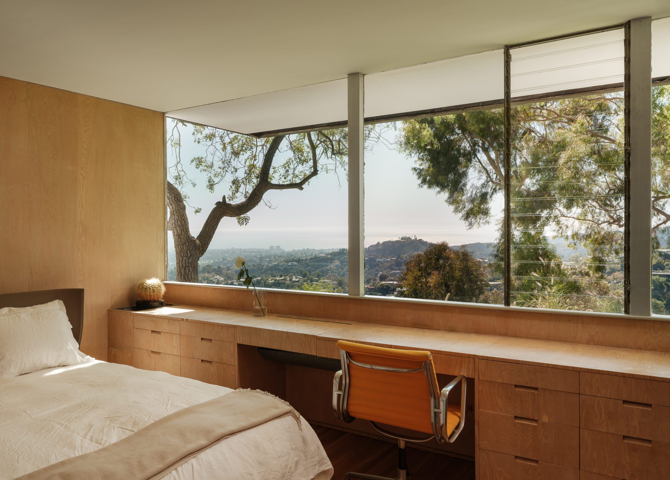 1531 N Tigertail Road Los Angeles 6