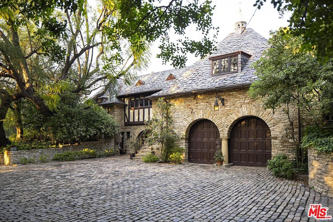 4934 Queen Florence Lane Woodland Hills 3