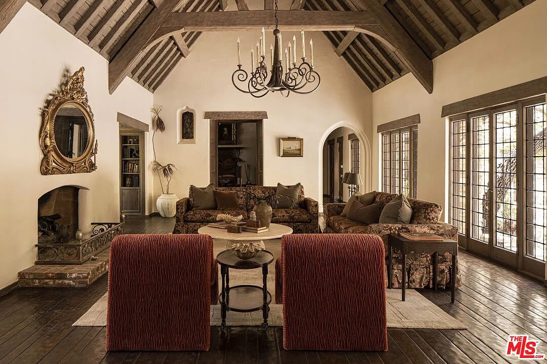 4934 Queen Florence Lane Woodland Hills 4