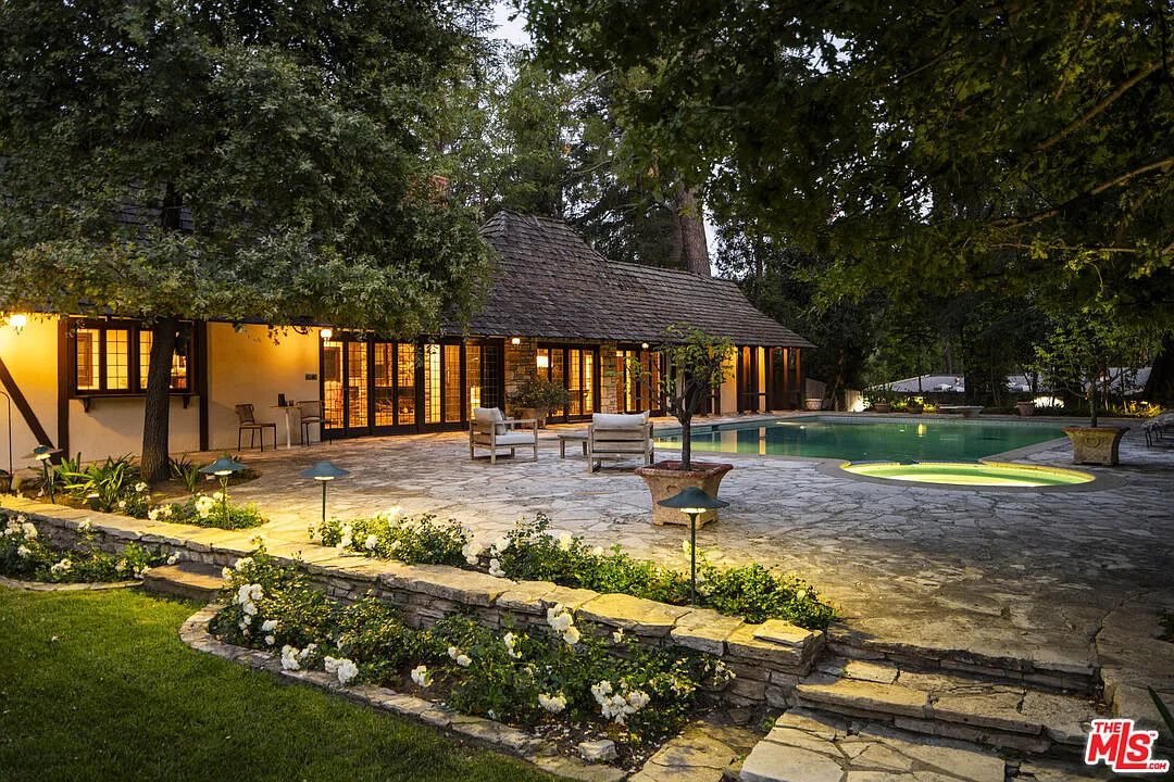 4934 Queen Florence Lane Woodland Hills 8