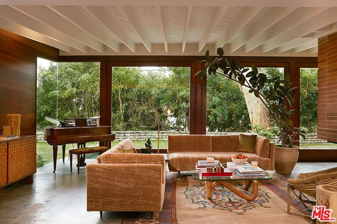 Dakota Johnson West Hollywood Home 5