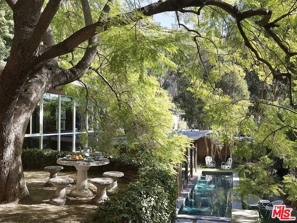 Dakota Johnson West Hollywood Home 8