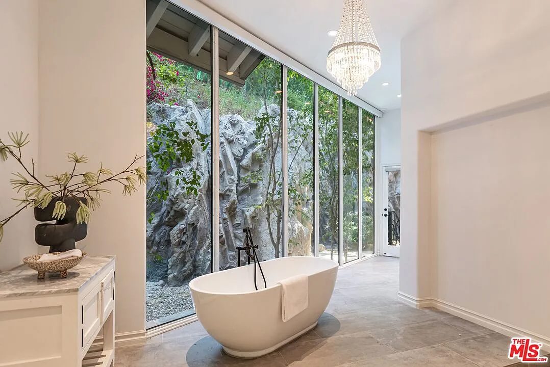 Selena Gomez Encino Home 3