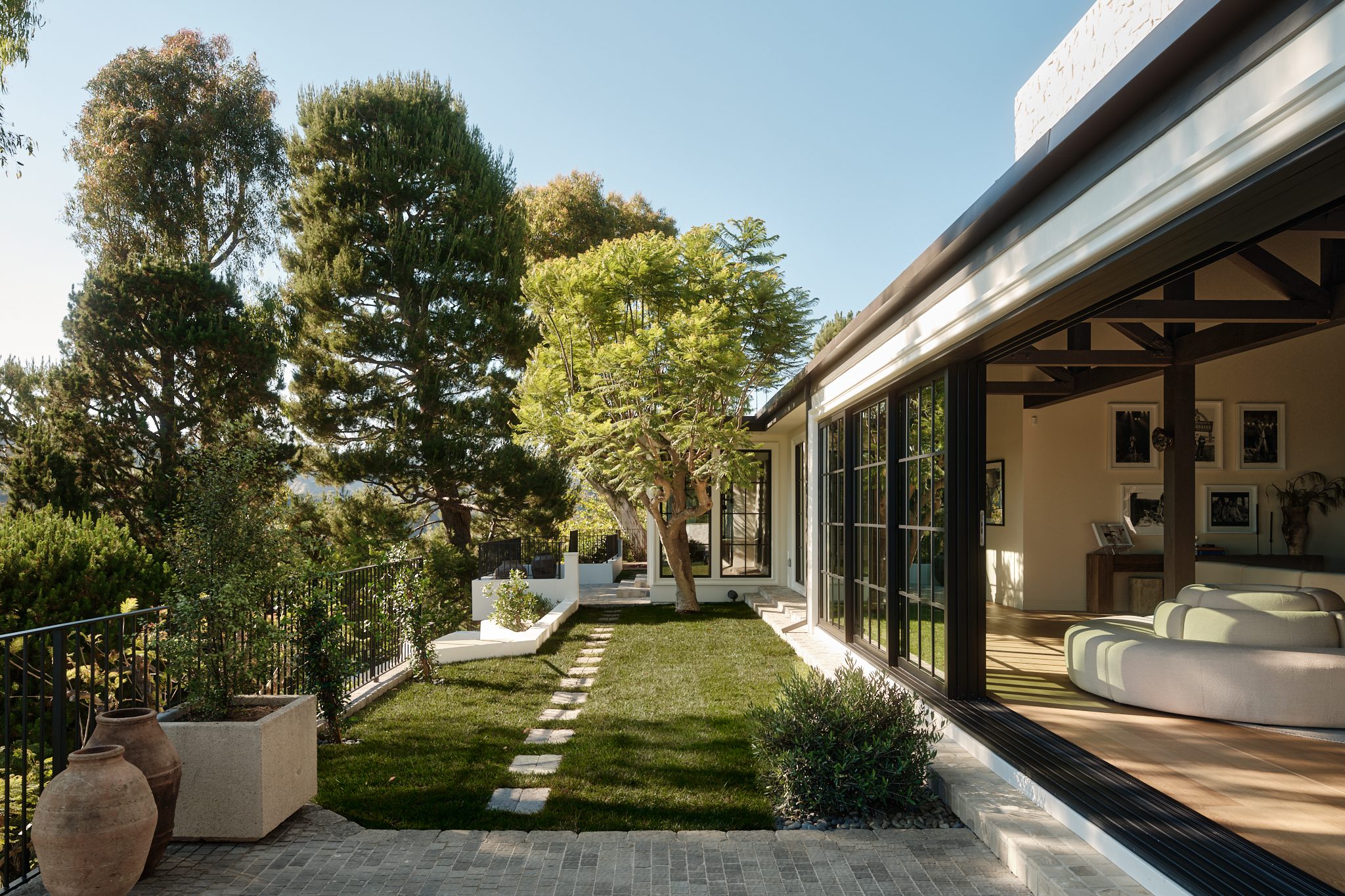 851 Strada Vecchia Road Los Angeles 3