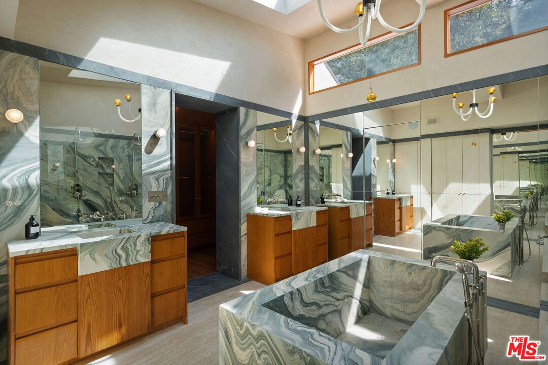 7728 Woodrow Wilson Drive Los Angeles 5